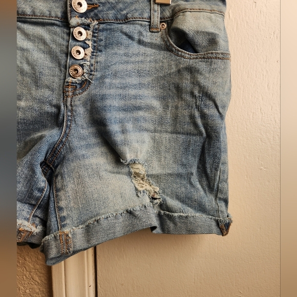 maurices- button front denim shorts - Picture 3 of 5